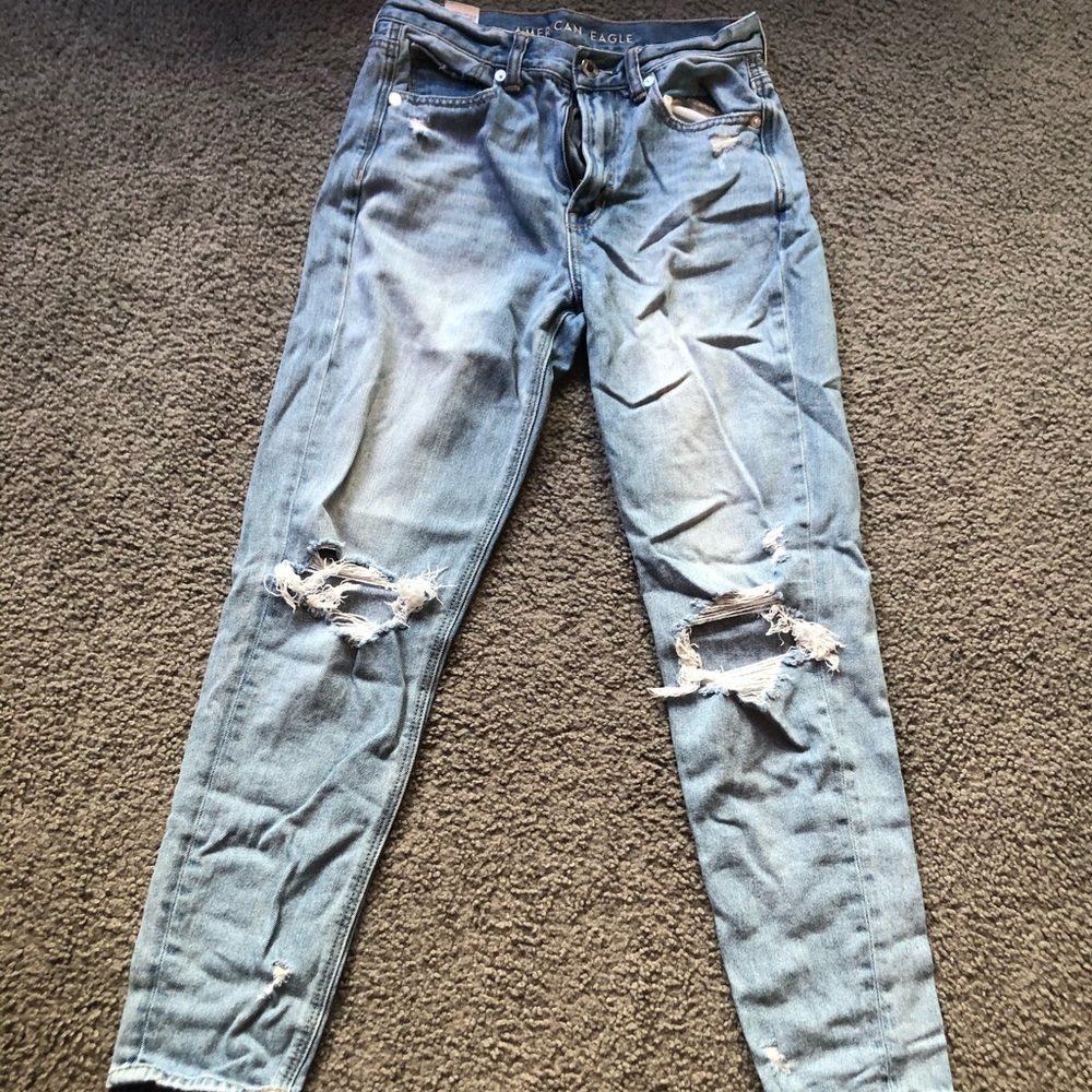 american eagle ripped mom jeans
